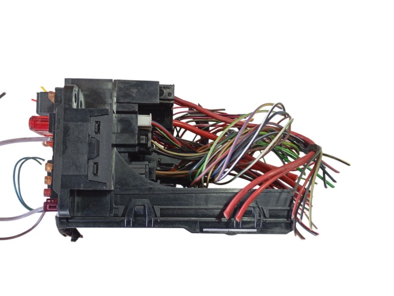 Recambio de caja fusibles delantera para mercedes-benz clase c (w203) c 220 cdi (203.006) referencia OEM IAM   