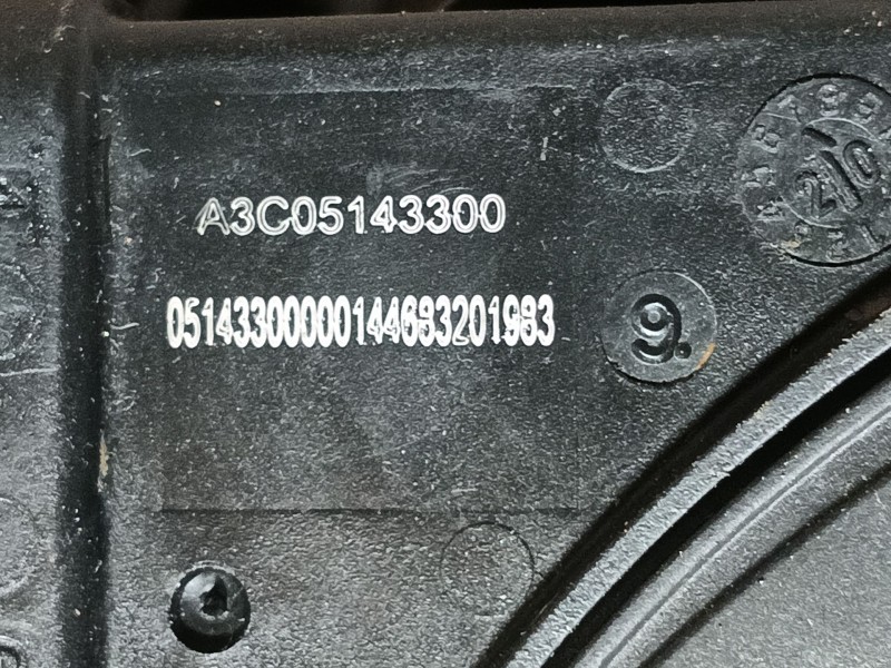 Recambio de deposito adblue para bmw x1 (f48) sdrive 18 d referencia OEM IAM 16197399290 739929016 739929016