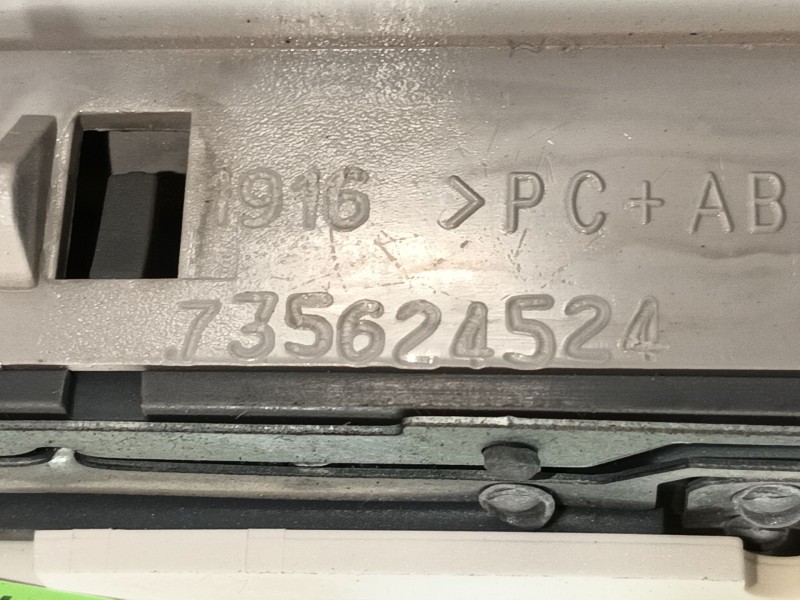 Recambio de luz interior delantera central para fiat doblo autobús (263_) 1.3 d multijet (263axc1a) referencia OEM IAM 000073569