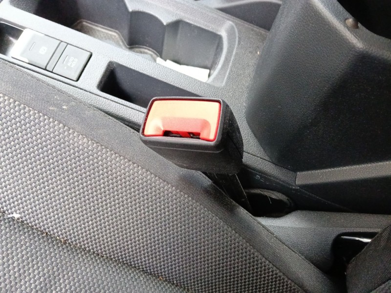 Recambio de enganche cinturon delantero izquierdo para volkswagen t-roc (a11, d11) 1.5 tsi referencia OEM IAM   