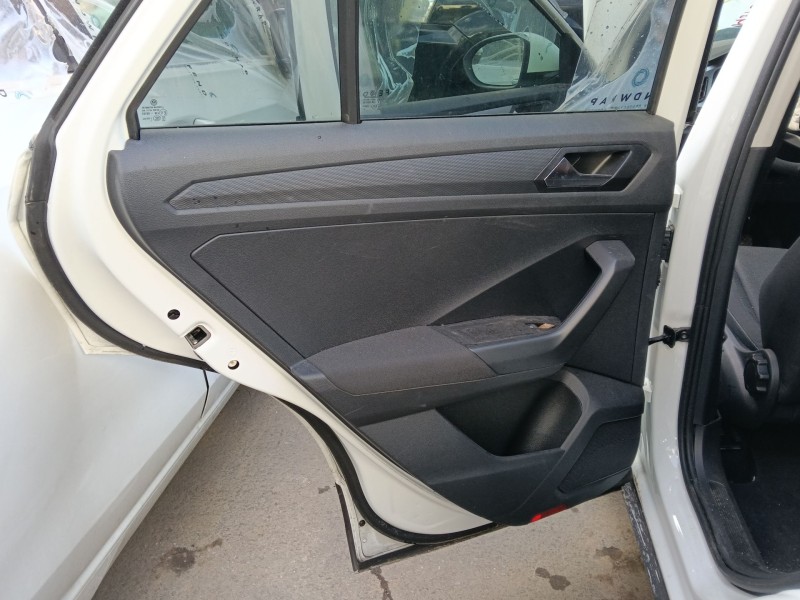 Recambio de guarnecido puerta trasera izquierda para volkswagen t-roc (a11, d11) 1.5 tsi referencia OEM IAM   