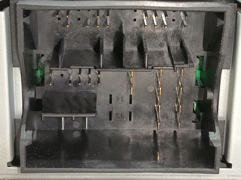 Recambio de sistema audio / radio cd para seat leon (5f1) 1.6 tdi referencia OEM IAM 5F0035869A2ZZ  