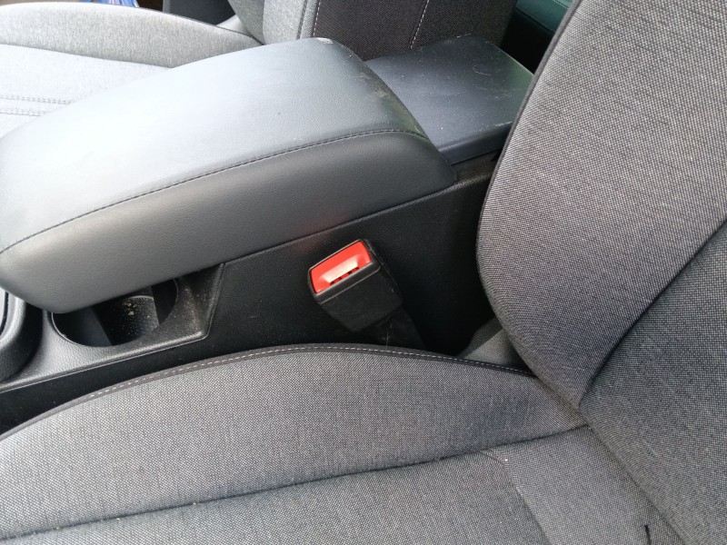 Recambio de enganche cinturon delantero izquierdo para seat ateca (kh7, khp) 1.0 tsi referencia OEM IAM   