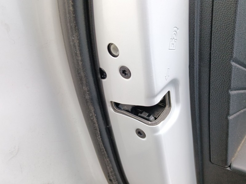 Recambio de cerradura puerta trasera izquierda para ford kuga iii (dfk) 2.5 fhev referencia OEM IAM 2099461  