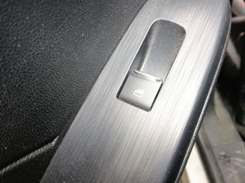 Recambio de mando elevalunas trasero izquierdo para ford kuga iii (dfk) 2.5 fhev referencia OEM IAM 2413177  