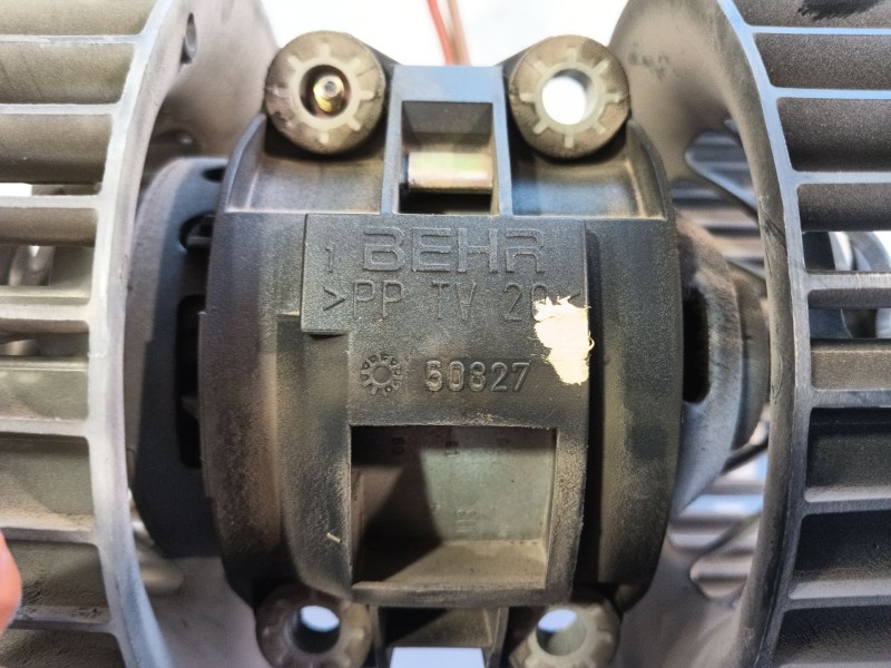 Recambio de ventilador calefaccion para bmw 3 (e46) 320 d referencia OEM IAM 64119204154  