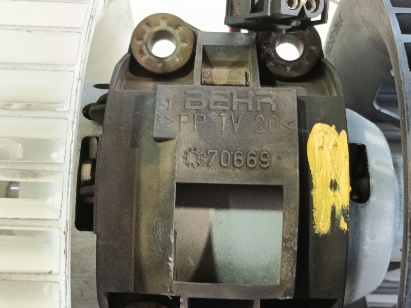 Recambio de ventilador calefaccion para bmw 3 (e46) 320 d referencia OEM IAM 64119204154  