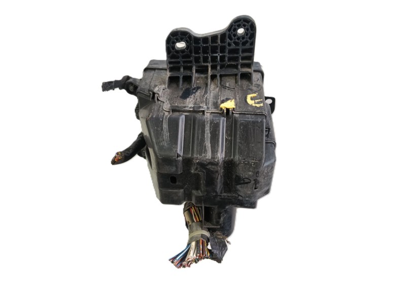Recambio de caja fusibles delantera para suzuki grand vitara ii (jt, te, td) 1.9 ddis a las 4 ruedas (jt419, td44, jb419wd, jb41