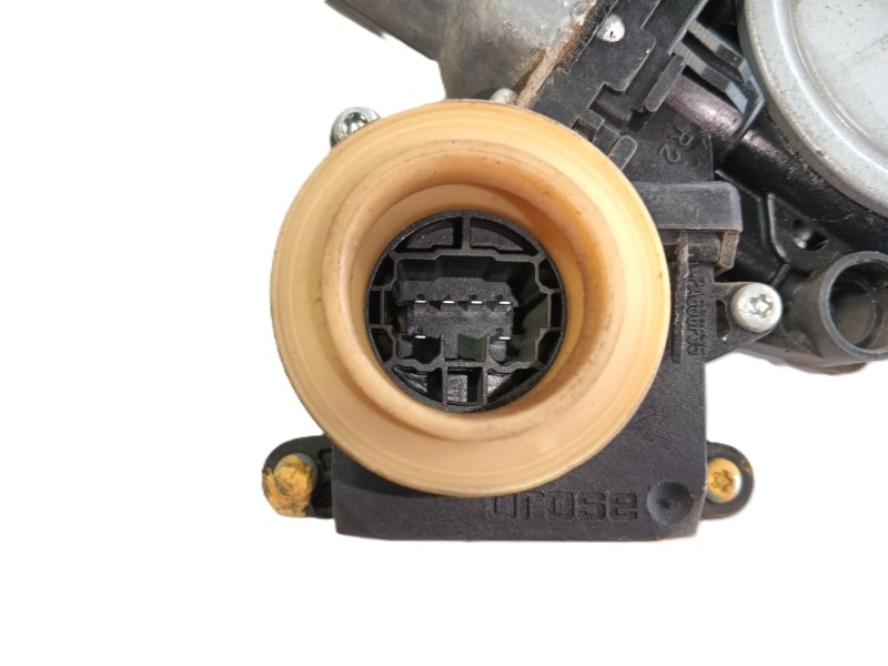 Recambio de elevalunas trasero derecho para toyota corolla verso (zer_, zze12_, r1_) 2.2 d-4d (aur10_) referencia OEM IAM 698300