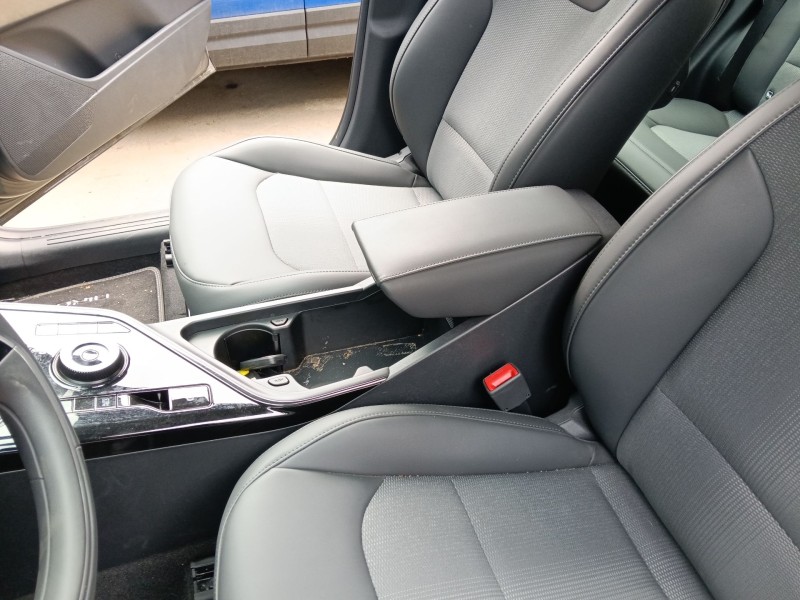 Recambio de apoyabrazos central para kia niro ii (sg2) 1.6 gdi plug-in hybrd referencia OEM IAM   