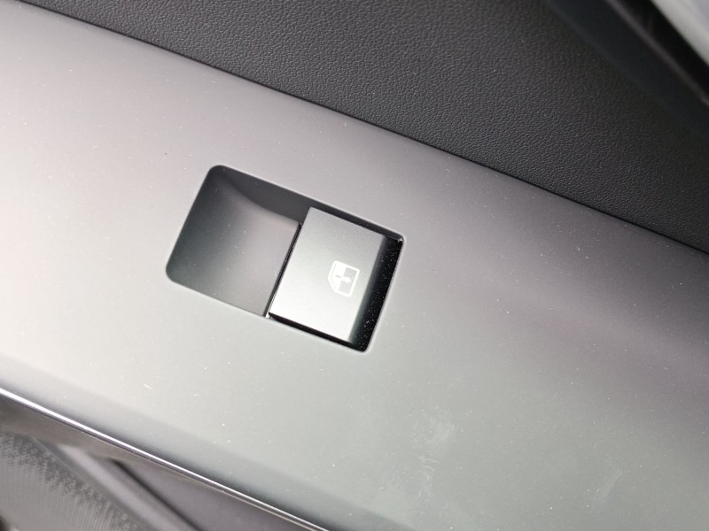 Recambio de mando elevalunas delantero derecho para kia niro ii (sg2) 1.6 gdi plug-in hybrd referencia OEM IAM   