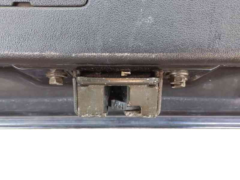 Recambio de porton trasero para toyota corolla verso (zer_, zze12_, r1_) 2.2 d-4d (aur10_) referencia OEM IAM 670050F010 / 67005