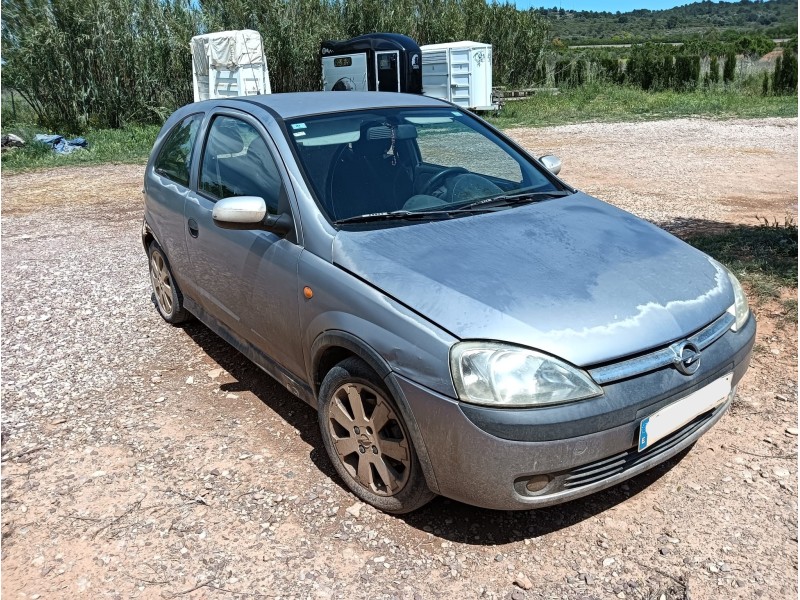 opel corsa c (x01) del año 2002