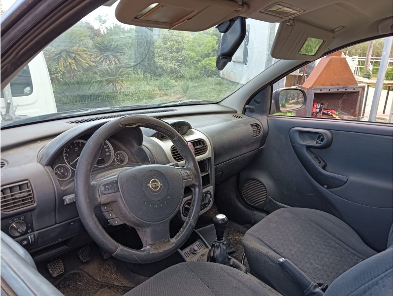 opel corsa c (x01) del año 2002
