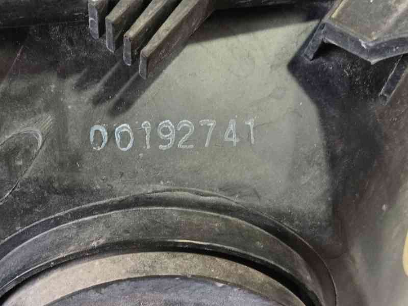 Recambio de faro izquierdo para renault megane iii hatchback (bz0/1_, b3_) 1.5 dci referencia OEM IAM 260601141R / 260607449R  