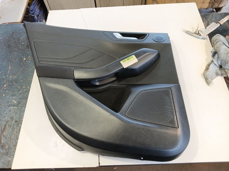 Recambio de guarnecido puerta trasera izquierda para ford focus iv (hn) 1.0 ecoboost mhev referencia OEM IAM   