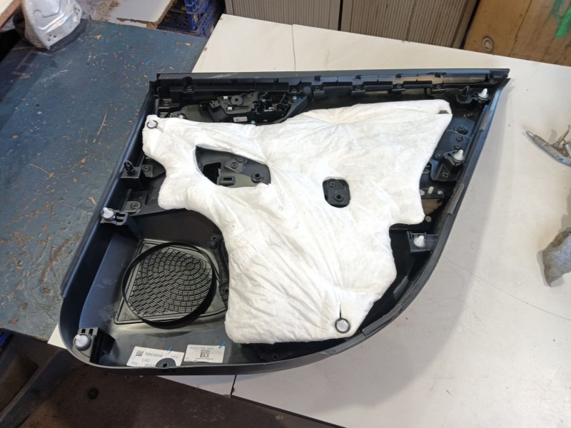 Recambio de guarnecido puerta trasera izquierda para ford focus iv (hn) 1.0 ecoboost mhev referencia OEM IAM   