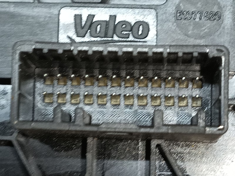 Recambio de mando elevalunas delantero izquierdo para renault megane iv sedán (lva/m/n) 1.5 dci 110 referencia OEM IAM   