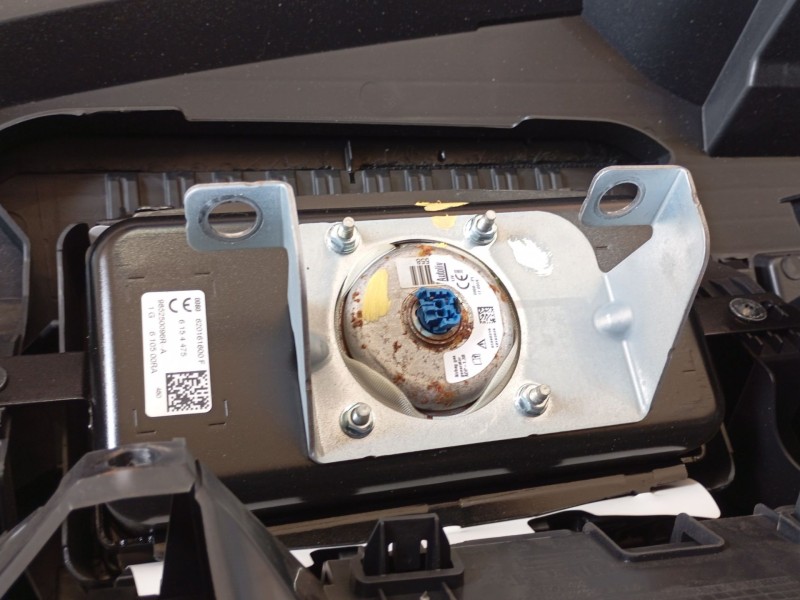 Recambio de salpicadero para renault clio iv (bh_) 1.5 dci 90 referencia OEM IAM 681002397R  