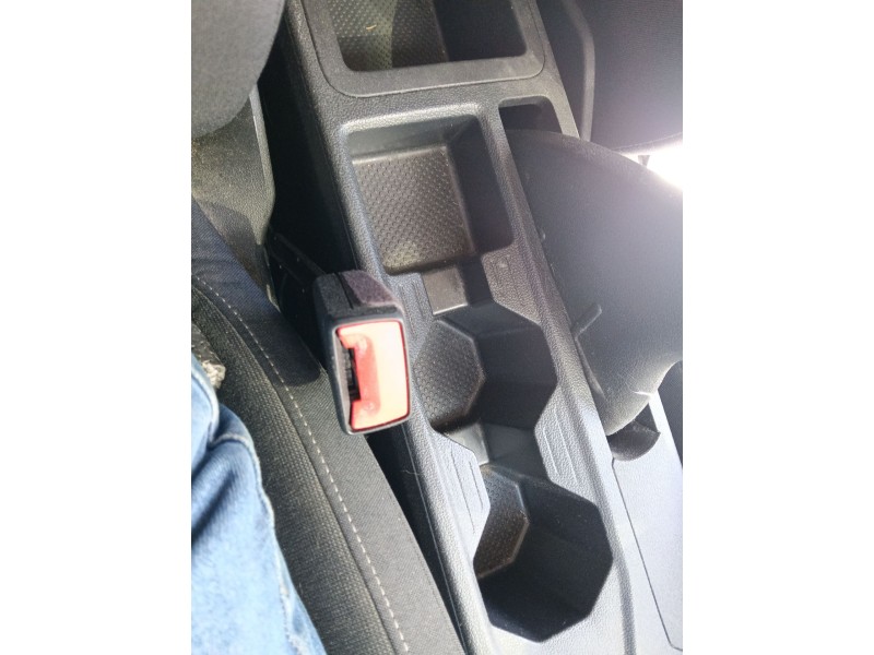 Recambio de enganche cinturon delantero derecho para volkswagen polo vi (aw1, bz1, ae1) 1.0 tsi referencia OEM IAM   