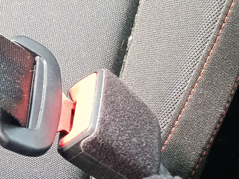 Recambio de enganche cinturon delantero izquierdo para seat ibiza v (kj1, kjg) 1.0 tsi referencia OEM IAM   