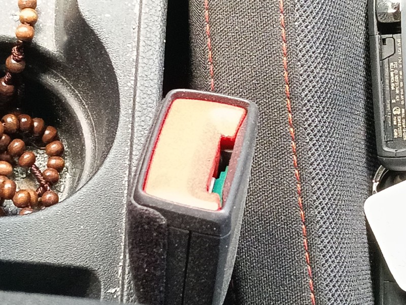 Recambio de enganche cinturon delantero derecho para seat ibiza v (kj1, kjg) 1.0 tsi referencia OEM IAM   