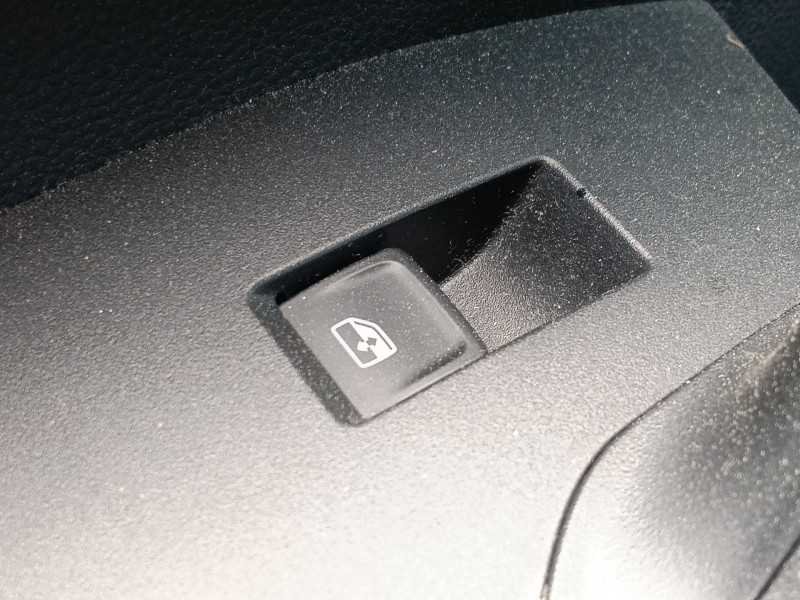 Recambio de mando elevalunas trasero izquierdo para seat ibiza v (kj1, kjg) 1.0 tsi referencia OEM IAM   