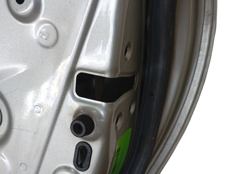 Recambio de puerta trasera derecha para toyota avensis (_t25_) 2.0 d-4d (cdt250_) referencia OEM IAM   
