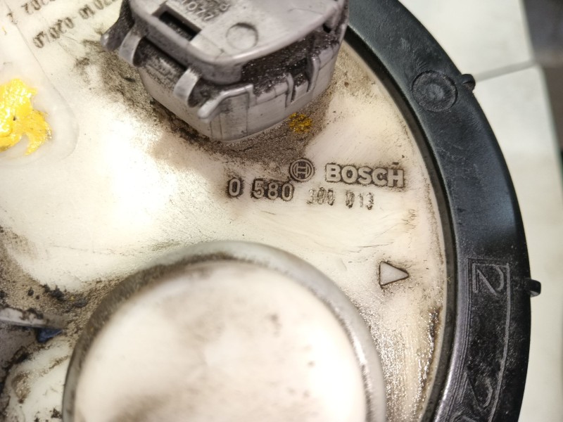 Recambio de bomba combustible para toyota avensis (_t25_) 2.0 d-4d (cdt250_) referencia OEM IAM 7701002040  