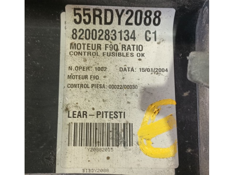Recambio de caja fusibles delantera para renault laguna ii grandtour (kg0/1_) 1.9 dci (kg0g) referencia OEM IAM 8200064071  