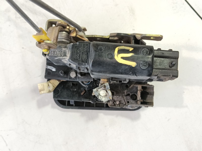 Recambio de cerradura puerta delantera derecha para renault kangoo (kc0/1_) 1.9 dci 4x4 referencia OEM IAM 8200727504  