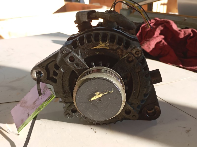 Recambio de alternador para toyota avensis (_t25_) 2.0 d-4d (cdt250_) referencia OEM IAM 2706027080  