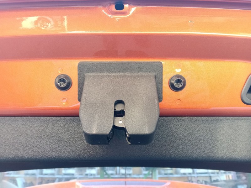 Recambio de cerradura maletero / porton para mg zs suv (azs1) 1.5 vti referencia OEM IAM 10459738  