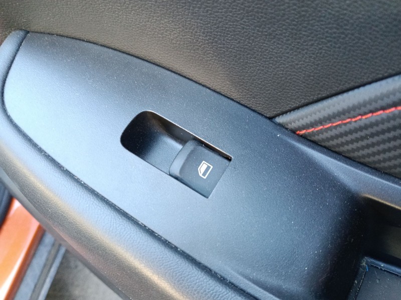 Recambio de mando elevalunas delantero derecho para mg zs suv (azs1) 1.5 vti referencia OEM IAM 10470986  
