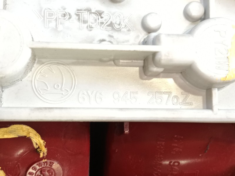 Recambio de piloto trasero derecho para skoda fabia i (6y2) 1.9 tdi referencia OEM IAM 6Y6945112B / VERDESPIECE  