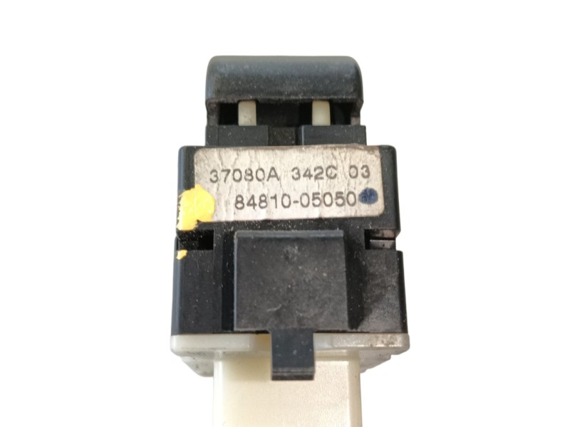 Recambio de mando elevalunas delantero derecho para toyota avensis (_t25_) 2.0 d-4d (cdt250_) referencia OEM IAM 8481005050 3708