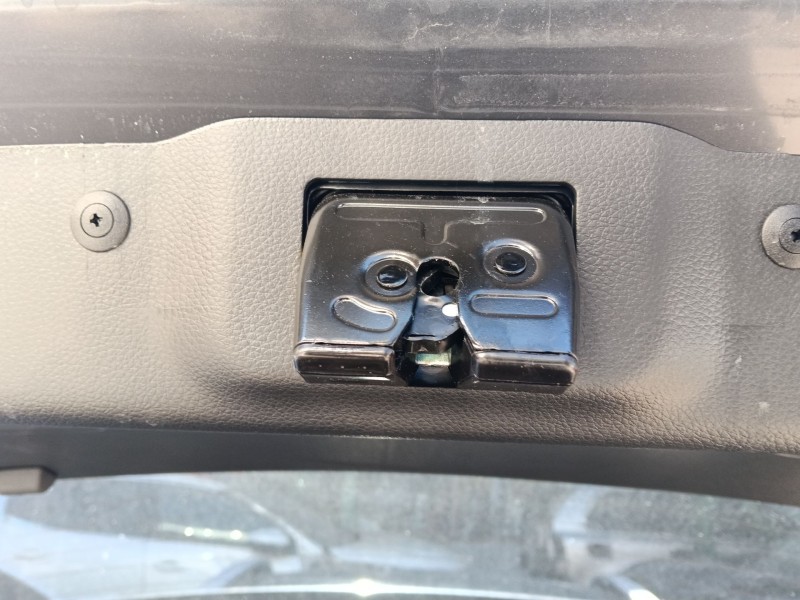 Recambio de cerradura maletero / porton para kia stonic (yb) 1.0 t-gdi eco-dynamics+ referencia OEM IAM   