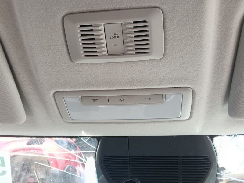 Recambio de luz interior delantera central para mg zs hybrid+ 1.5 referencia OEM IAM   