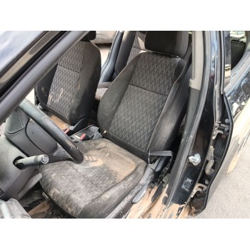 ASIENTO DELANTERO IZQUIERDO 