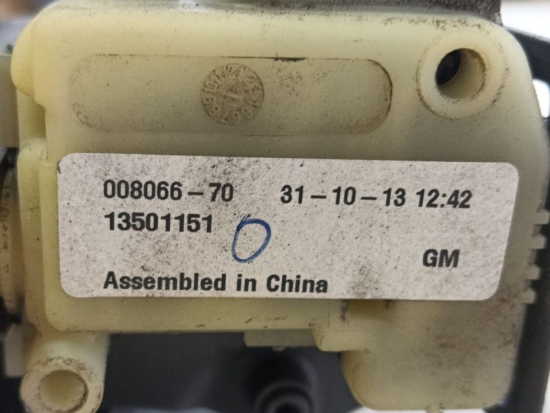 Recambio de tapa exterior combustible para opel astra j sedán 1.7 cdti (69) referencia OEM IAM   