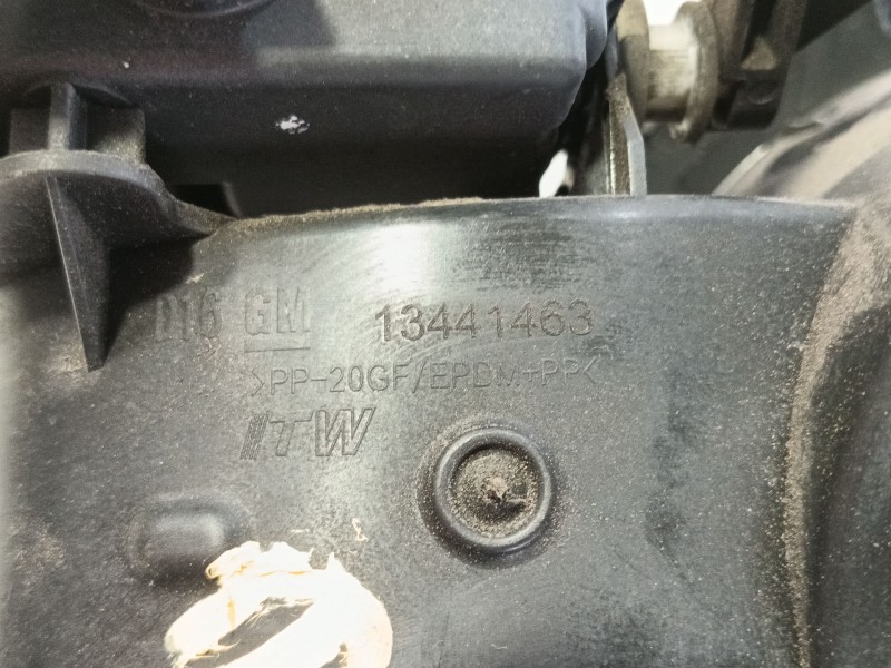 Recambio de tapa exterior combustible para opel astra j sedán 1.7 cdti (69) referencia OEM IAM   