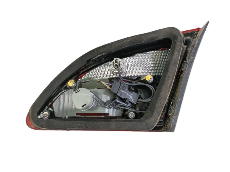 Recambio de piloto trasero izquierdo interior para opel astra j sedán 1.7 cdti (69) referencia OEM IAM 25870193  