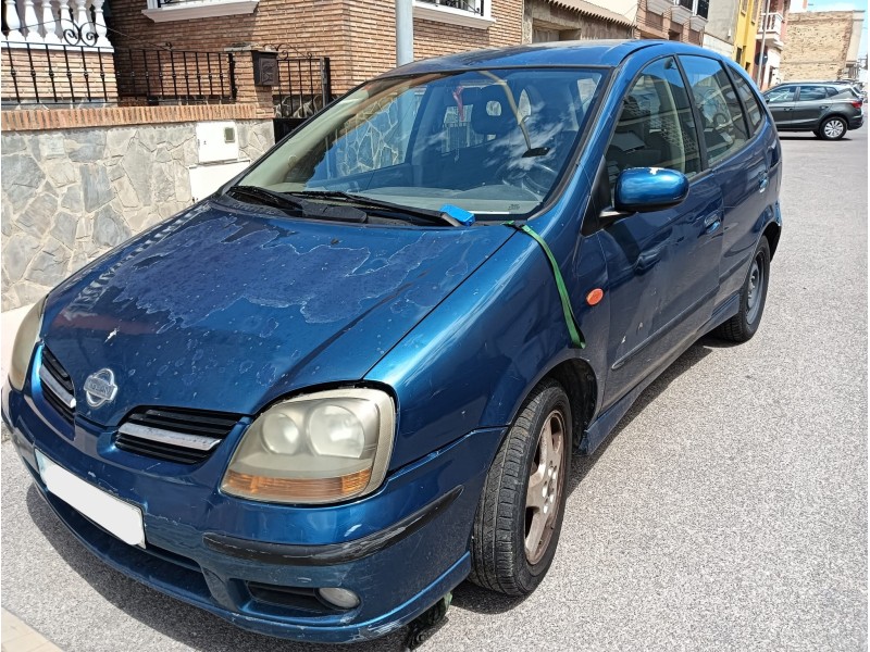 nissan almera tino (v10) del año 2000