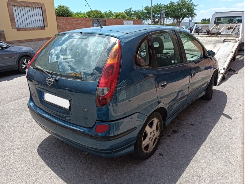 nissan almera tino (v10) del año 2000