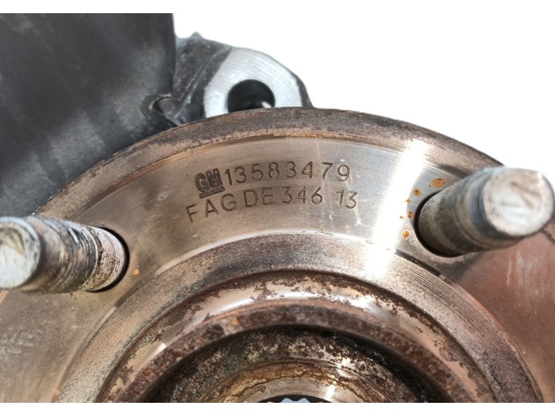 Recambio de mangueta delantera derecha para opel astra j sedán 1.7 cdti (69) referencia OEM IAM 13319483  