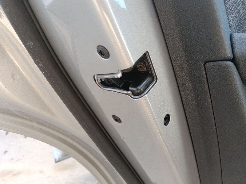 Recambio de cerradura puerta trasera izquierda para bmw x1 (u11) sdrive 20d referencia OEM IAM   