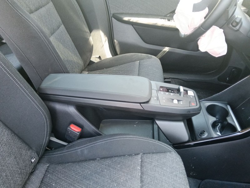 Recambio de apoyabrazos central para bmw x1 (u11) sdrive 20d referencia OEM IAM   