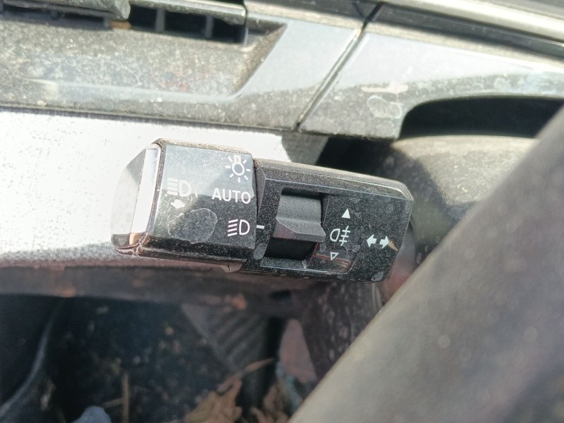 Recambio de mando intermitentes para peugeot 3008 (p13) allure hybrid 136 e-dcs6 referencia OEM IAM   