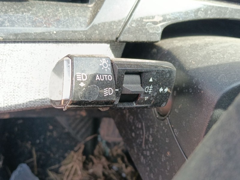 Recambio de mando luces para peugeot 3008 (p13) allure hybrid 136 e-dcs6 referencia OEM IAM   