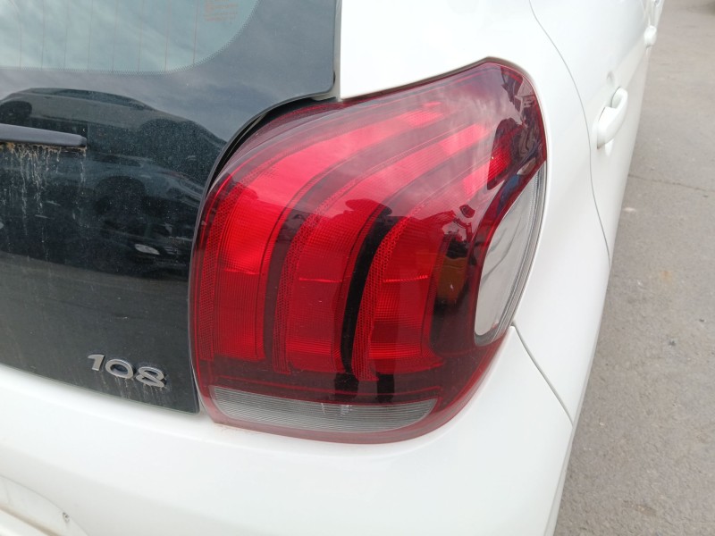 Recambio de piloto trasero derecho para peugeot 108 1.0 vti 72 referencia OEM IAM   